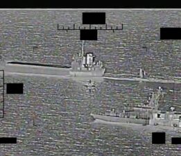 İran ABD savaş gemisi kaçırıyordu