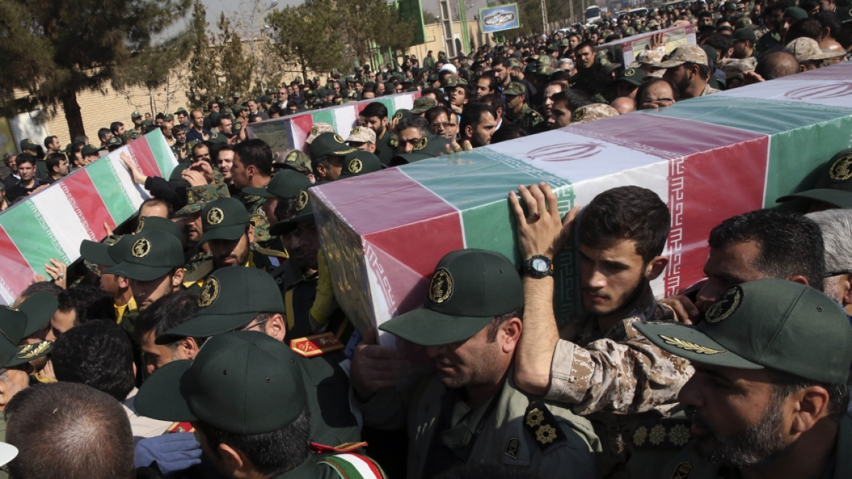 İran’a DAEŞ saldırısı: 15 ölü