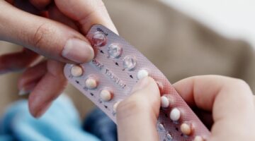 Doğum kontrol hapı eşcinsel yapıyor