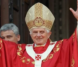 Ratzinger sırlarıyla birlikte gömülecek