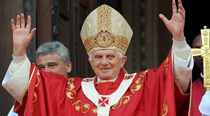Ratzinger sırlarıyla birlikte gömülecek