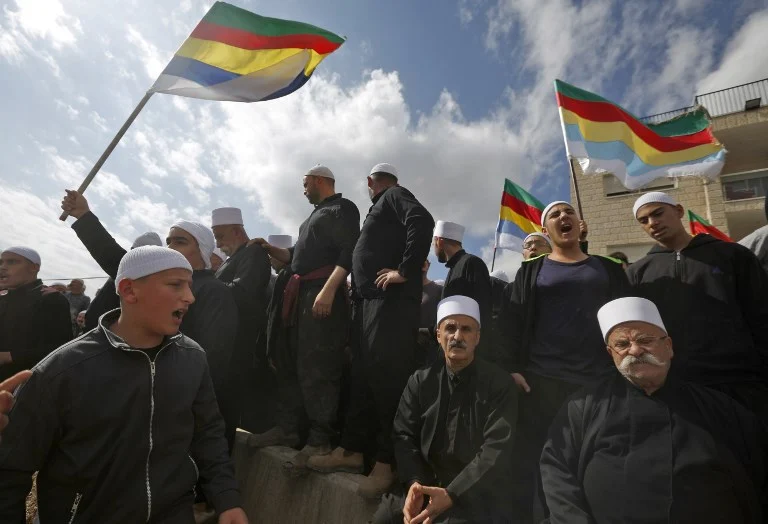 Dürzü bahanesiyle saraya bombardıman