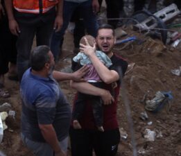 Mutlu Bayramlar: 24 saatte 70 Filistinli katledildi