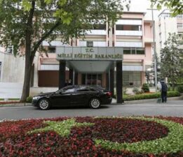 Çocuğa soykırım, zulüm, ümmet anlatılacak