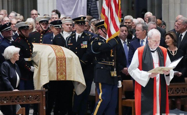 Şeytani katliamcıya devlet cenazesi