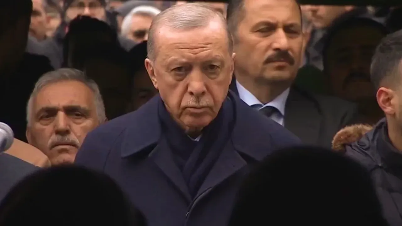 Türkleri tarihten silecek ‘intihar’