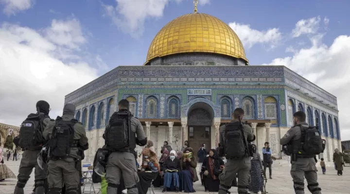 Siyonistlerden 32 saatte bir Mescid-i Aksa baskını